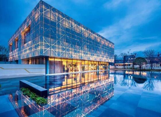 pc耐力板幕墻和鋼化玻璃幕墻哪個好？