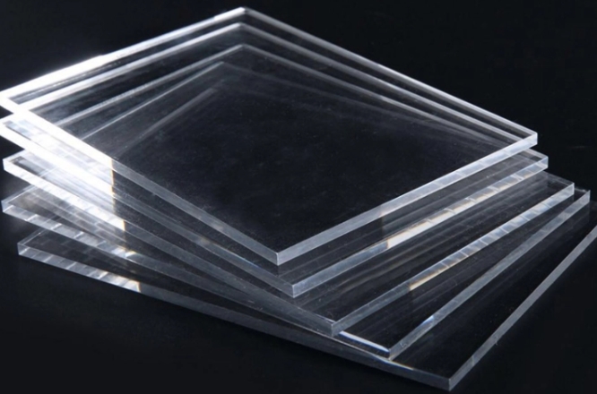 哪種亞克力板透光率更好？