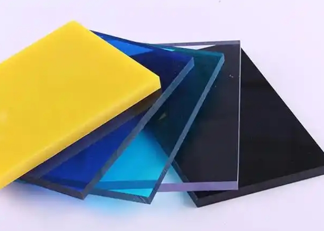 PC板和PMMA板哪個(gè)更安全環(huán)保？