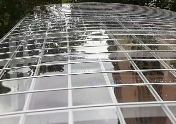 ?PC耐力板可以使用玻璃膠進行固定嗎？